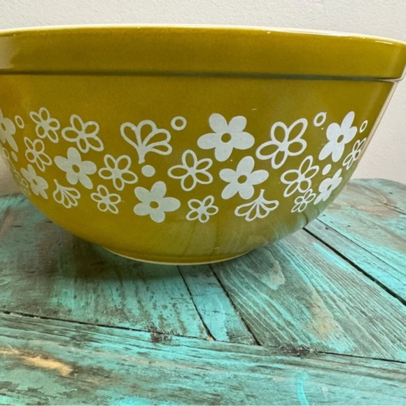 Pyrex Spring Blossom Avocado Green Mixing Bowl Set of 2 Vintage 1970's - Picture 8 of 10